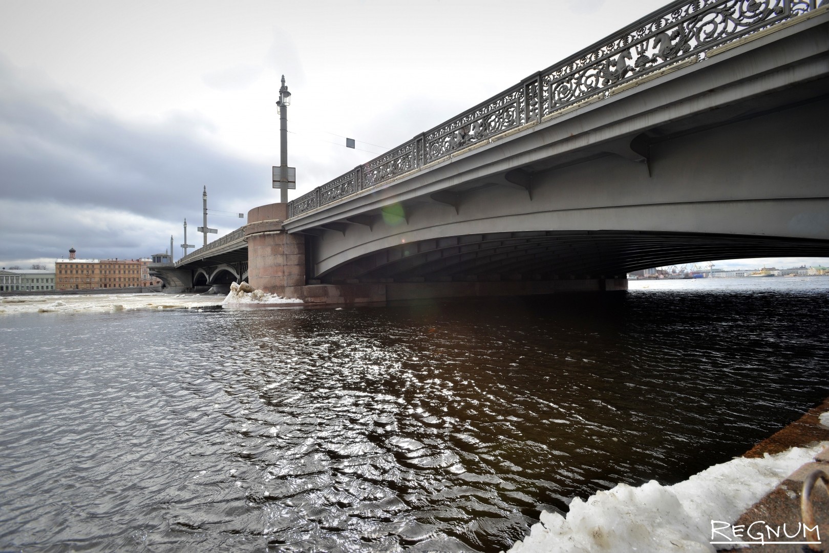 Мост Через Неву Фото