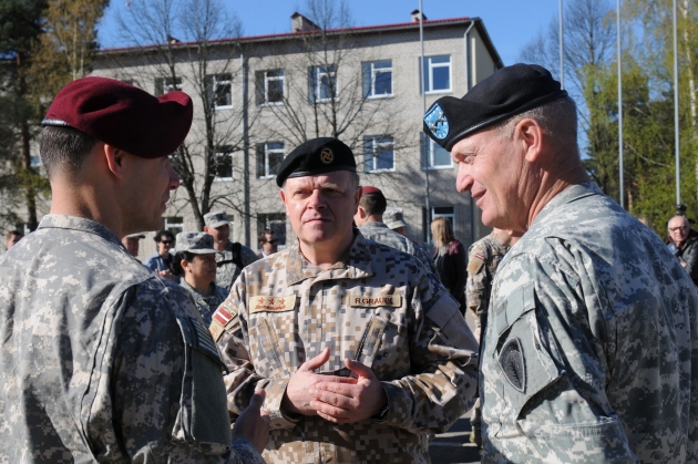 Совместные учения НАТО и ВС Латвии на военной базе в Адажи. Апрель 2014 года