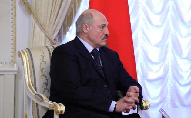 Лукашенко поблагодарил Путина за решение нефтегазового спора
