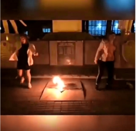 Танцы учащихся у Вечного огня на Кубани: отвечать придётся родителям