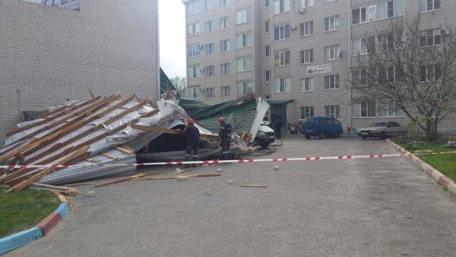 В Ставрополе стройэкспертиза установит причины срыва крыши с пятиэтажки