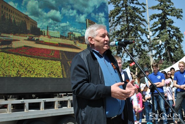 Глава Ставрополя Андрей Джатдоев на открытии сезона фонтанов