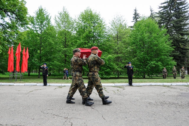 Прах солдата, погибшего под Псковом, возвращен на Ставрополье