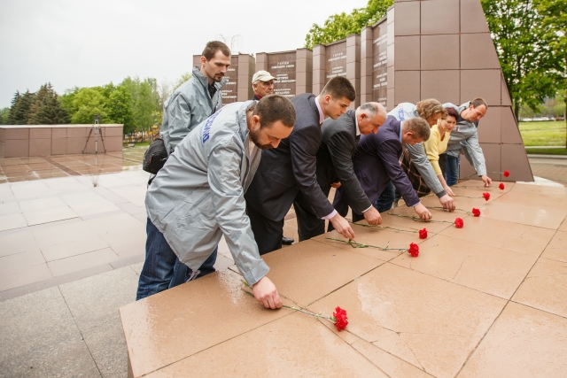 Разбитый воинский мемориал в Пятигорске стал трамплином для скейтбордистов