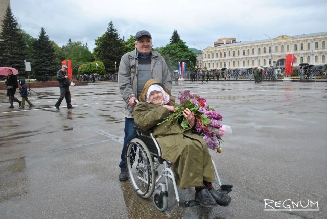 «Военнопленная» из Донбасса приветствовала «Бессмертный полк» Ставрополя