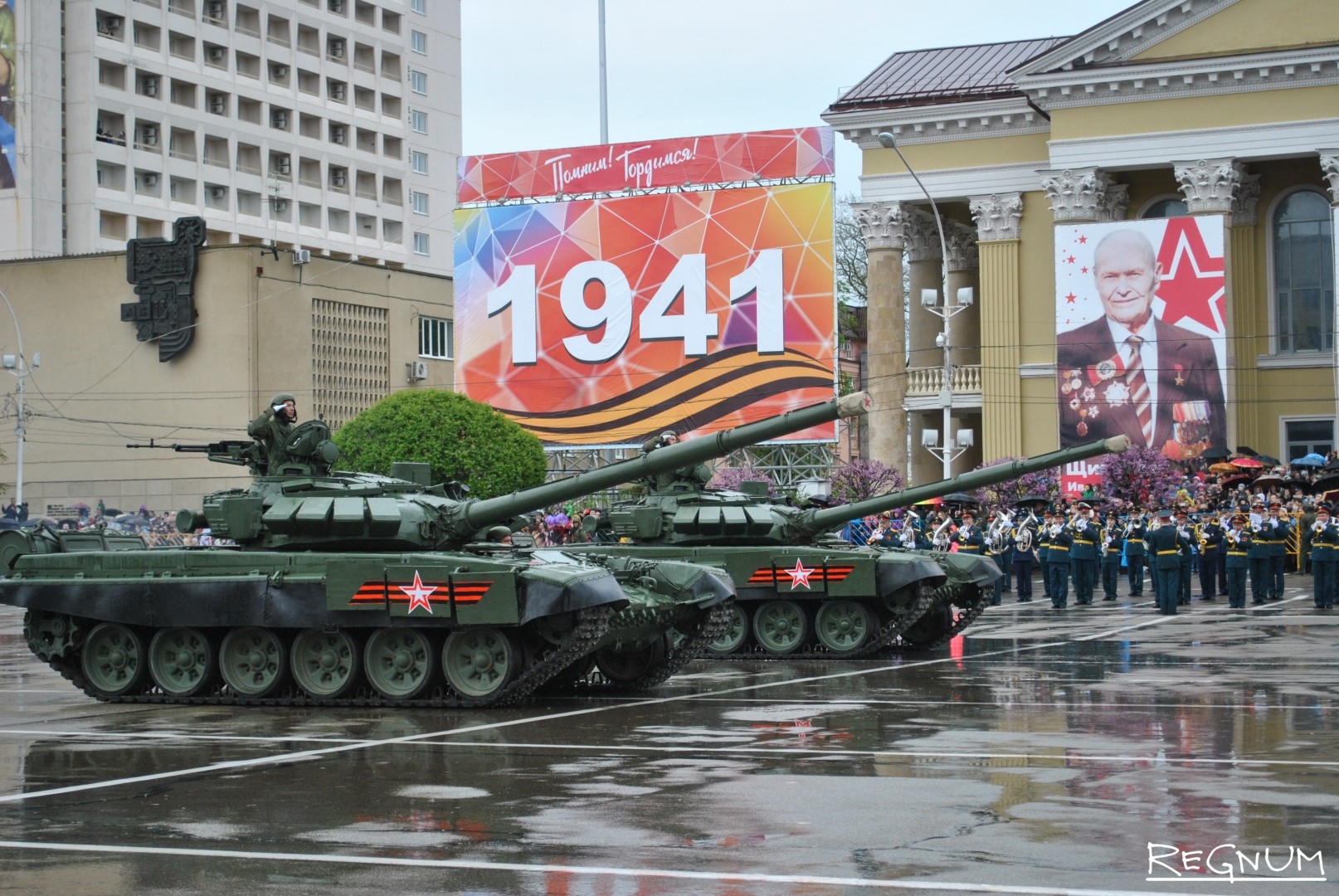 55 единиц боевой техники приняло участие на Параде Победы в Ставрополе
