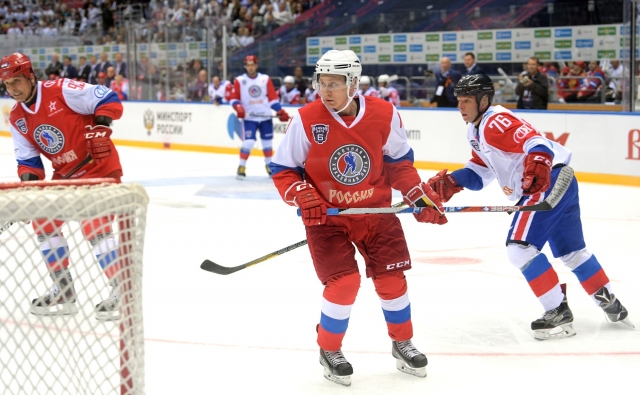 Путин забил семь шайб в матче Ночной хоккейной лиги