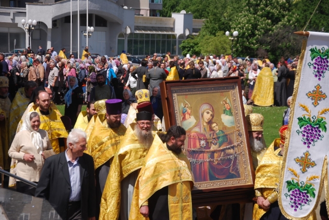 Киев чуть не получил контроль над Русской православной церковью. А дальше?