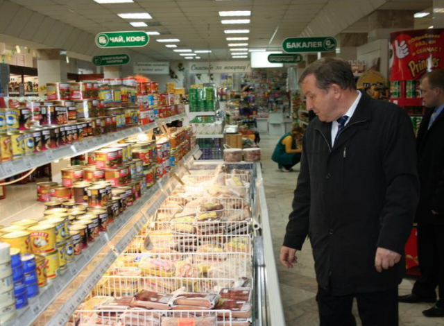 Меры по сдерживанию роста цен. Губернатор Александр Карлин побывал с проверкой в «Марии-РА», октябрь 2007 г