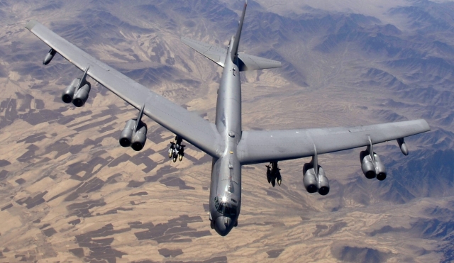 Бомбардировщики B-52 примут участие в учениях у границ России
