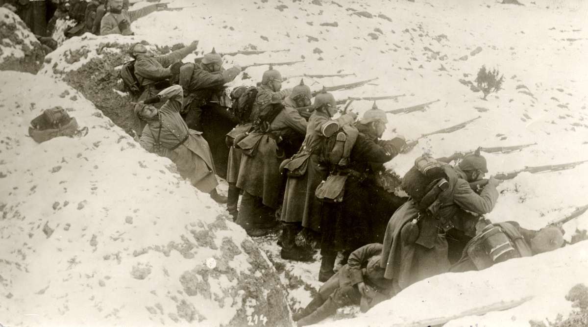 Восточный фронт первой мировой. Немецкие солдаты 1 мировой войны зимой. Восточный фронт первой мировой войны. Солдаты в окопах 1914. Первая мировая война Восточный фронт 1914 армия.