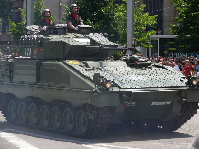 В Латвию прибыла военная техника армии Испании