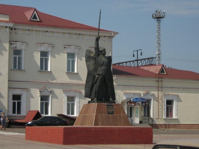 Памятник Котовскому снесли в Одесской области