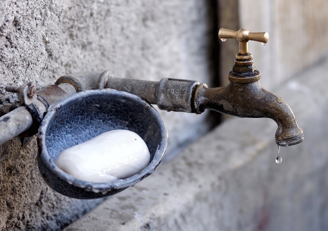 Жители Кургана три года платили за несуществующую воду
