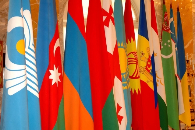 Киргизия вводит криптовалюту для себя, Казахстан – для всего мира: обзор
