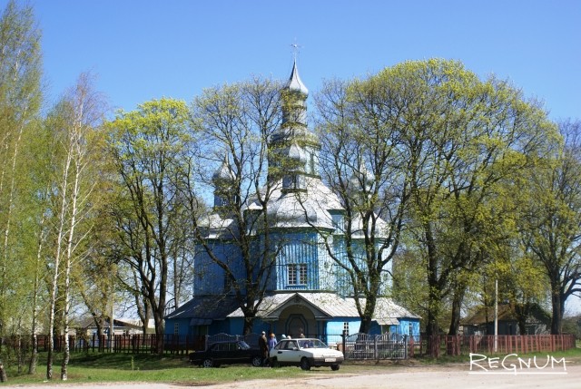 Николаевская церковь в селе Новый Ропск Климовского района