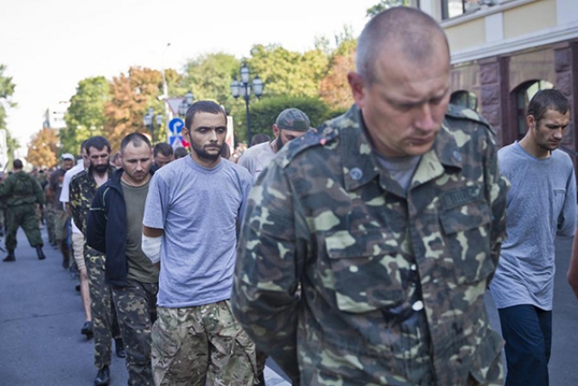 Пленные бандиты из АТО в Донецке