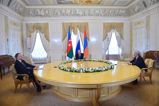 Обострение ситуации в Карабахе снова напомнило о Вене и Санкт-Петербурге