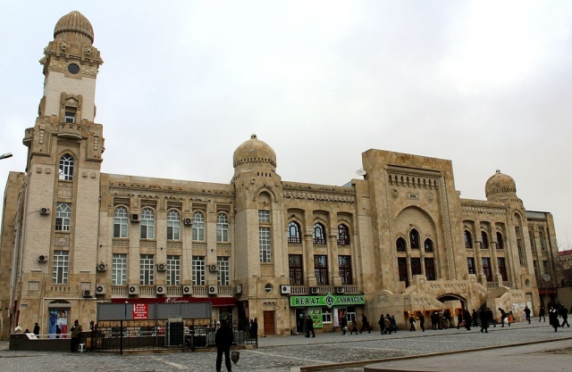 Главное здание Азербайджанских железных дорог в Баку 