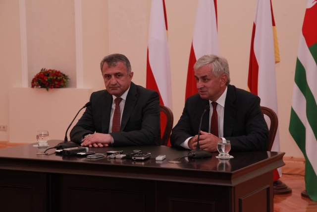 Глава Южной Осетии не попадал в ДТП в Абхазии