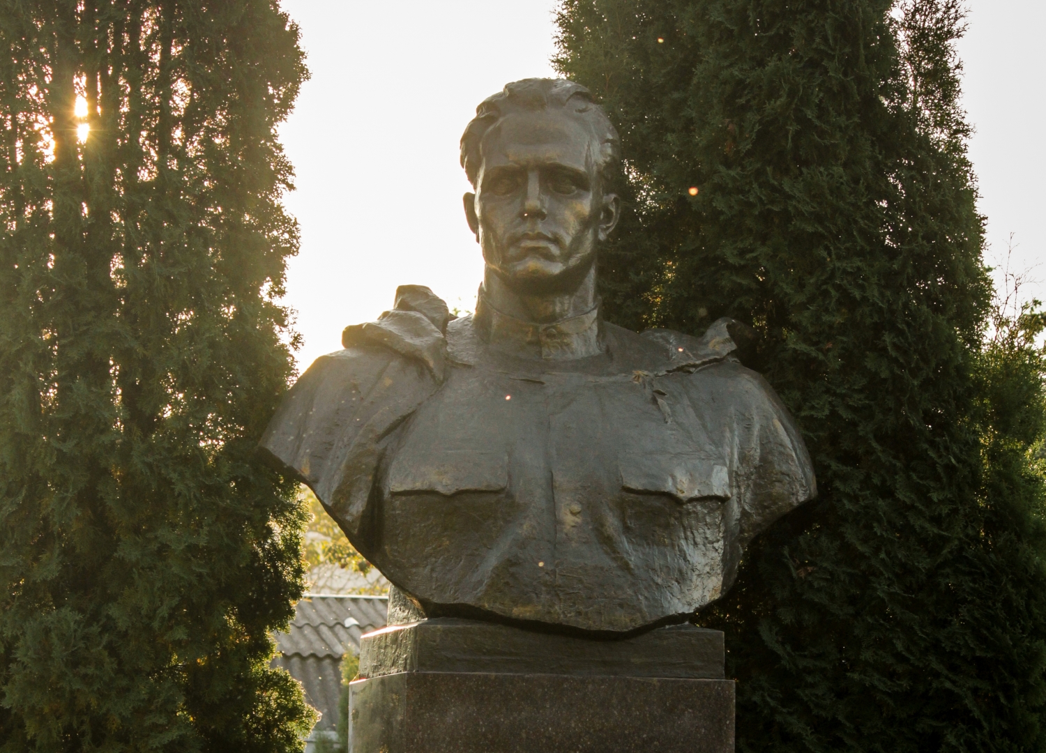 Памятник Николаю Ивановичу Кузнецову
