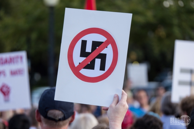 Антифашистские митинги в Шарлотсвилле, США 