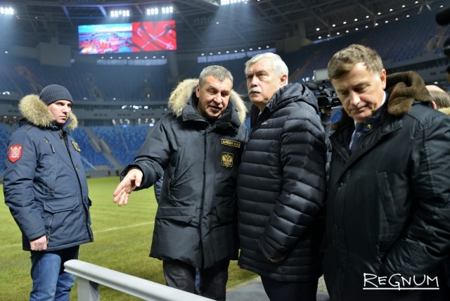 Игорь Албин, Георгий Полтавченко и Вячеслав Макаров во время презентации стадиона (30.12.2016)
