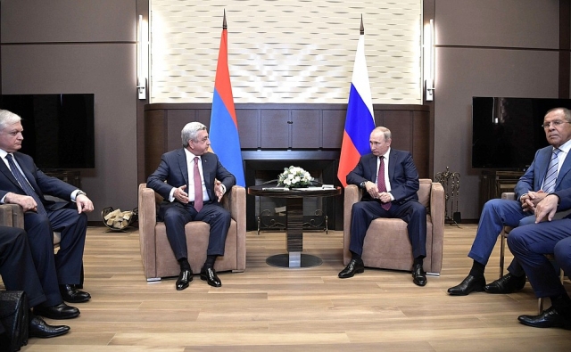 Саргсян и Алиев не верят друг другу, но вместе доверяют Путину