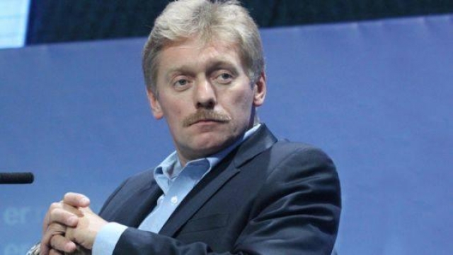 Песков призвал не политизировать дело Серебренникова