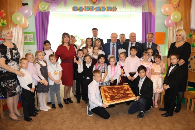 Калужские депутаты посетили детский приют