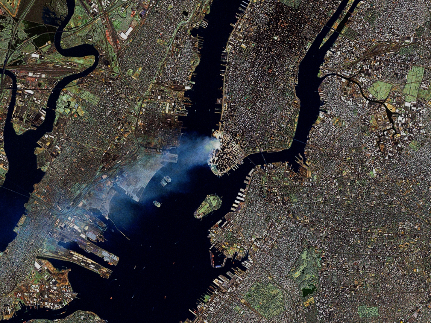 Нью Йорк из космоса 11 сентября 2001
