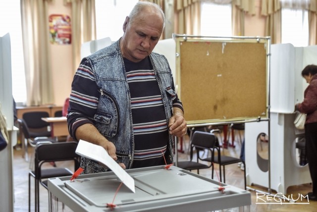 Выборы в Приамурье: бюллетени считали с фонариками