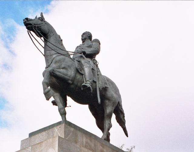 Памятник Михаилу Кутузову в Москве 