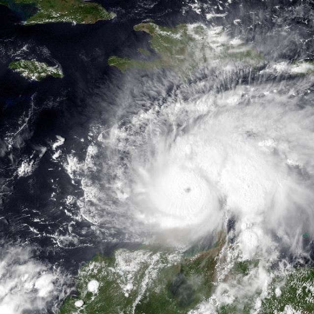 Тропический шторм «Норма» у берегов Мексики стал ураганом