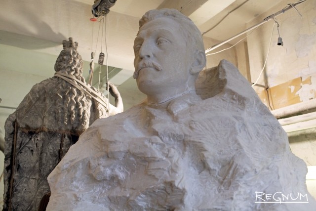 Создание нагробного памятника Михаиля Врубеля и его жены 