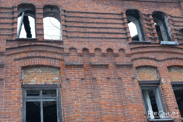 Барнаул. Фасад дома купца Поскотинова 1910 года постройки