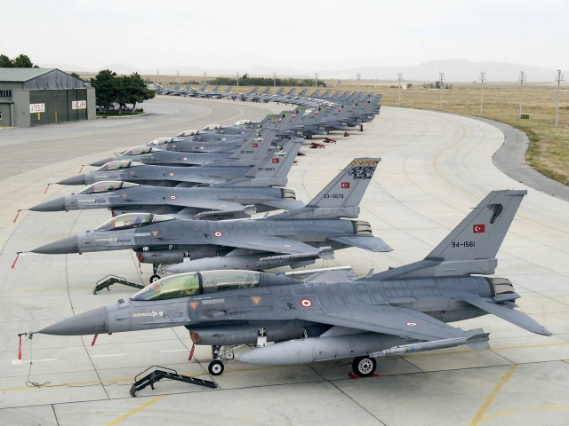 ВВС Турции нанесли удар по территории Ирака