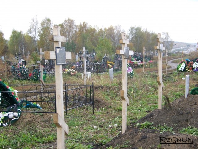 Могилы, захоронениями которых на кладбище во Власихе занимается коммерческое предприятие