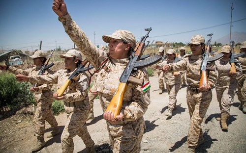 Женщины, солдаты армии Курдистана. Ирак