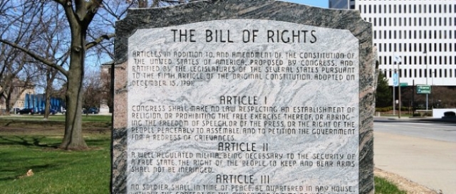 Памятный знак английскому Биллю о правах