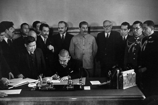 Заключение пакта о нейтралитете между СССР и Японией. 1941