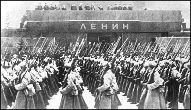 Парад на Красной площади 7 ноября 1941