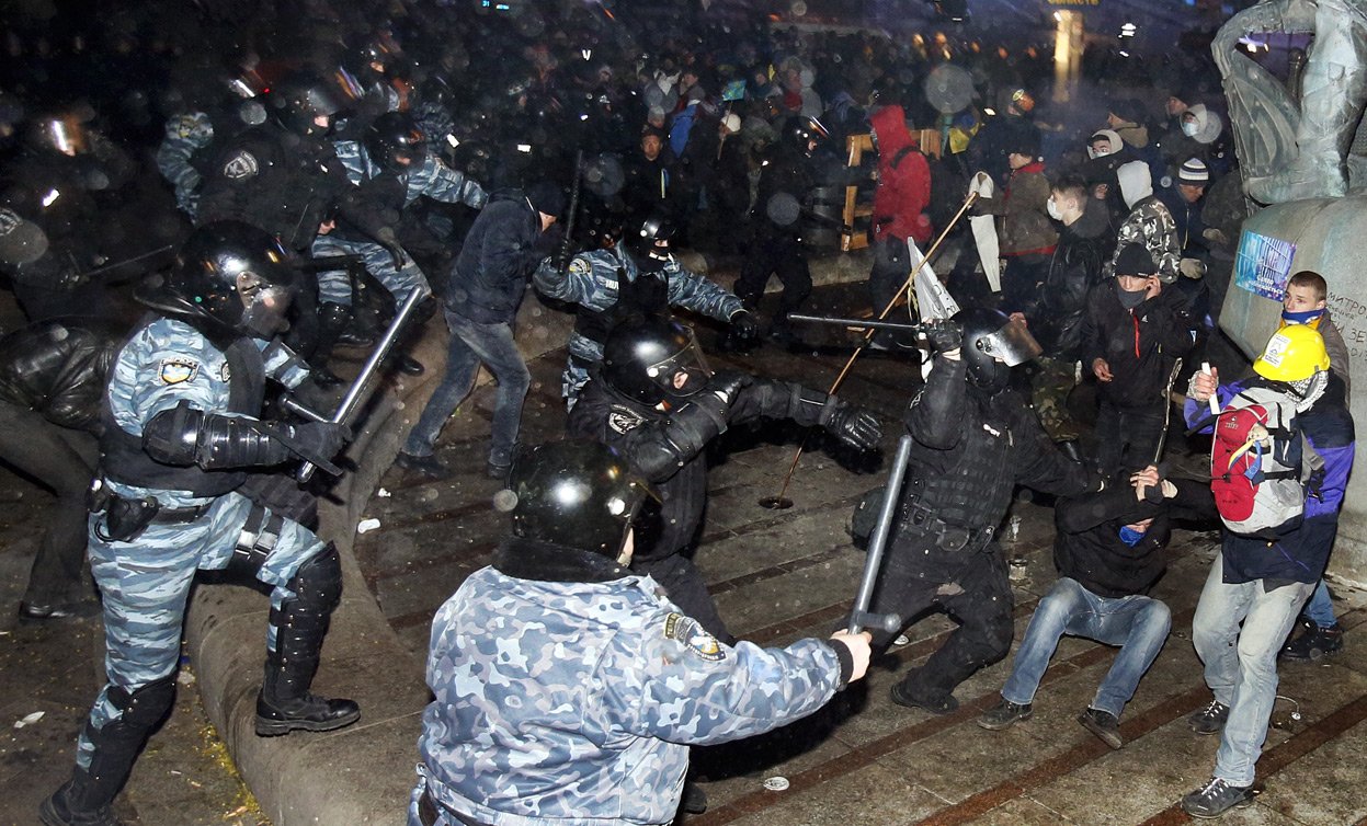 Разгон Евромайдана. Киев, 30 ноября 2013 года