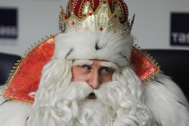 «Дед Мороз, уходи»: носибирских детей хотели лишить главного волшебника