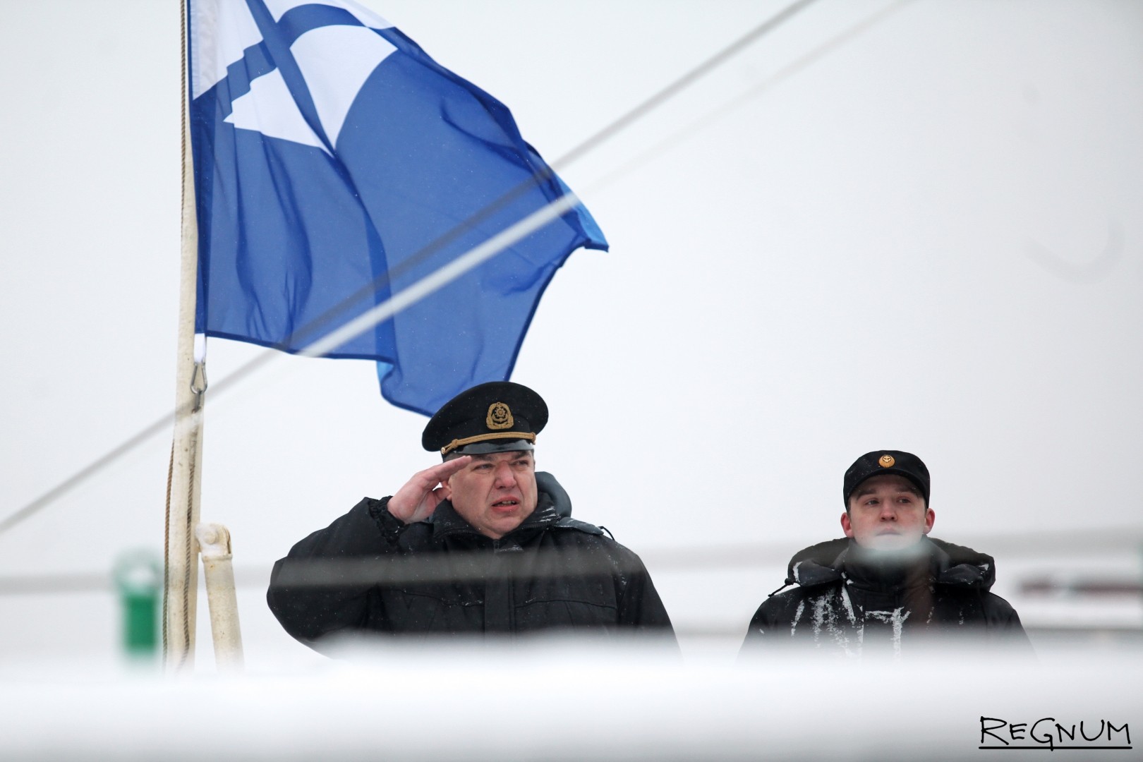 Военно-морской флаг на ледоколе «Илья Муромец»