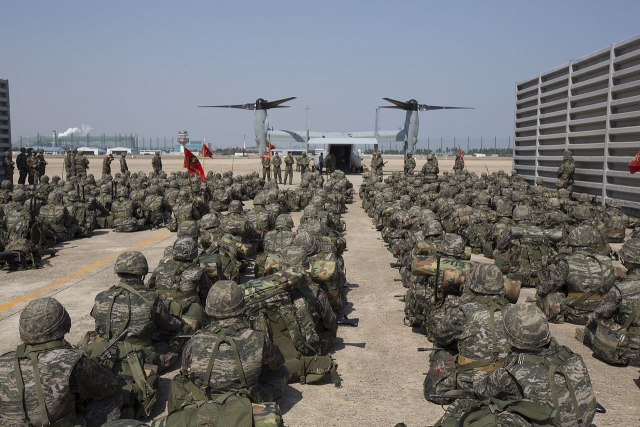«Морские котики» США на военных учениях в Южной Корее