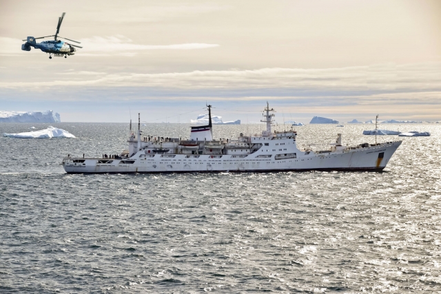 Судно ВМФ России «Адмирал Владимирский» отправится в Индийский океан