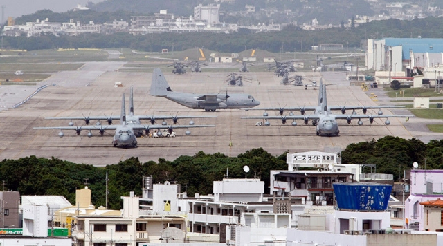 Американская авиация на военной базе на Окинаве. Япония 
