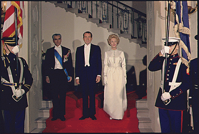 Шах Ирана Мохаммед Реза Пехлеви и президент США Ричард Никсон с Патрисией Никсон