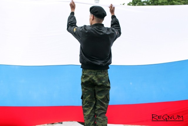 Китай похвалил РФ: «воспитание боевого народа» это «вставание с колен»?